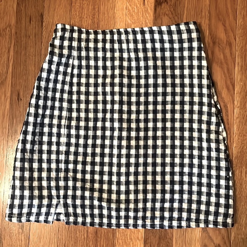 American Eagle side zip skirt. 16” in length.
